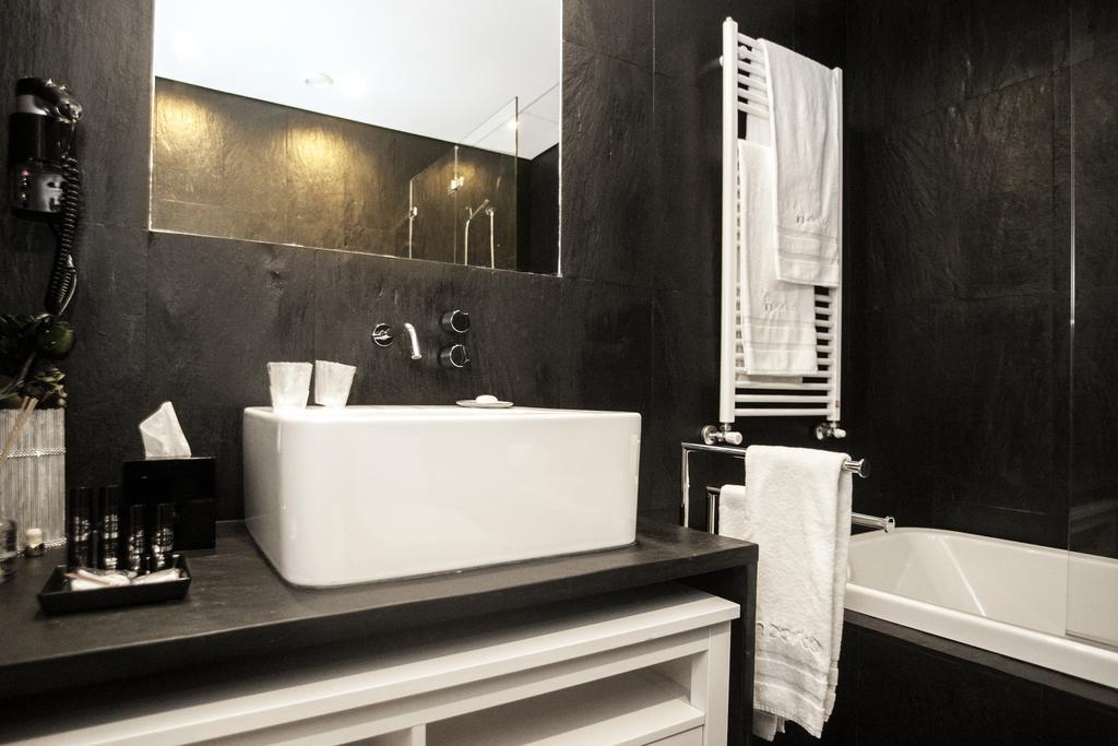 Double Room with Balcony,201714760:JPEG